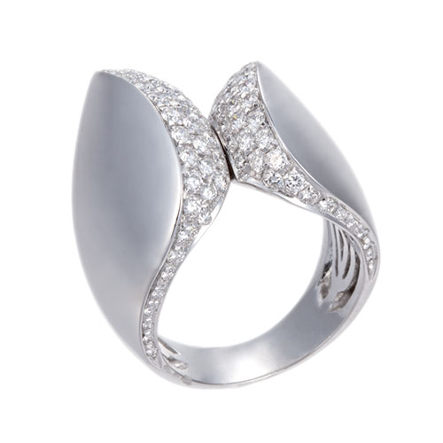 gold and diamond bracelet